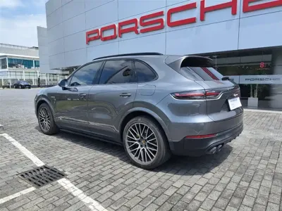 Porsche Cayenne Hybrid 2021, 58000 км, за 368000 CNY - фото 8
