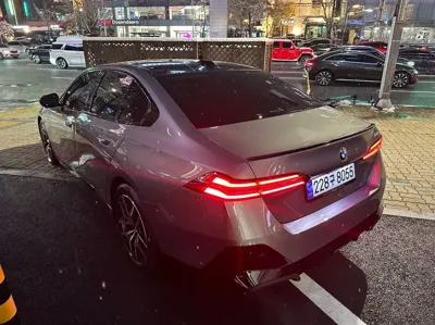 BMW 5-Series 2025, 35000 км, за 61810000 KRW