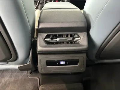 Audi 奥迪Q6L Sportback e-tron 2025, 10000 км, за 246800 CNY - фото 8