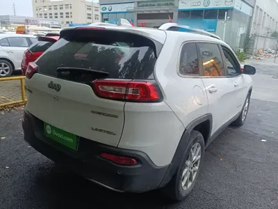 Jeep Cherokee 2017, 73400 км, за 53398.05 CNY - фото 6