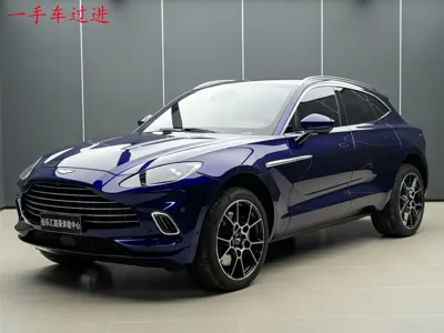 Aston Martin DBX · 2023 год