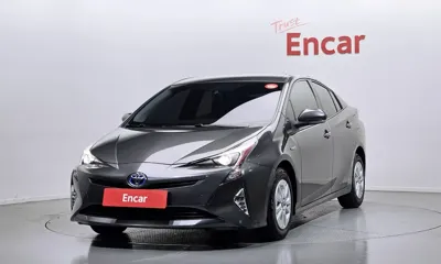 Toyota Prius · 2017 год