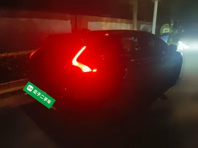 Volvo V40 2017, 93800 км, за 39095.12 CNY - фото 6