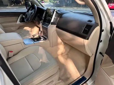 Toyota Land Cruiser 2020, 60000 км, за 795800 CNY - фото 13