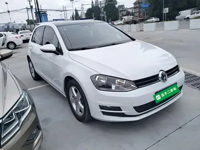 Volkswagen Golf 2015, 108200 км, за 34400 CNY