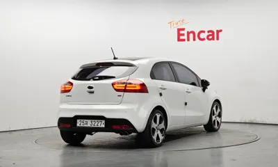 Kia Pride 2012, 130843 км, за 3990000 KRW