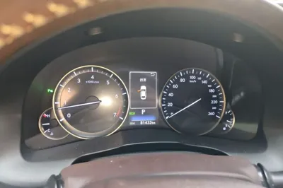 Lexus ES 2015, 81400 км, за 98051.52 CNY - фото 11