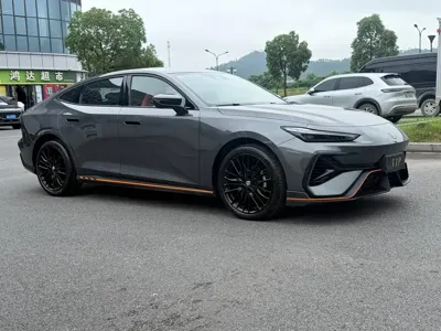 Changan UNI-V 2025, 8000 км, за 81800 CNY