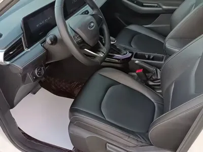 Ford Escort 2022, 30000 км, за 64800 CNY - фото 8