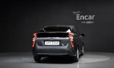 Toyota Prius 2017, 164235 км, за 11350000 KRW