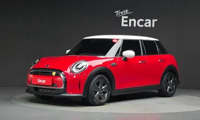 MINI Cooper · 2023 год
