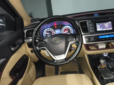 Toyota Highlander 2015, 155500 км, за 90718.9 CNY - фото 11