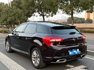 DS DS 5 2014, 96000 км, за 18500 CNY