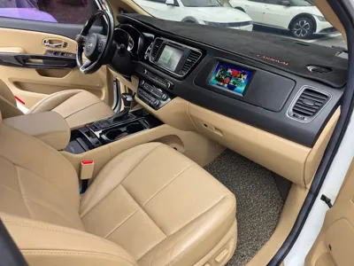 Kia Canival · 2018 год