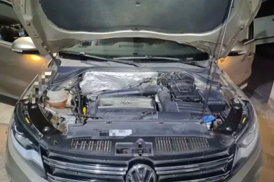 Volkswagen Tiguan 2016, 15600 км, за 66409.36 CNY - фото 17