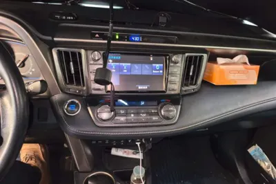 Toyota RAV4 2015, 61300 км, за 69665.39 CNY - фото 13