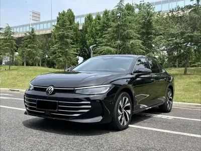 Volkswagen Passat · 2025 год