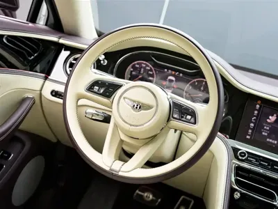 Bentley Flying Spur 2023, 98000 км, за 1880000 CNY - фото 17