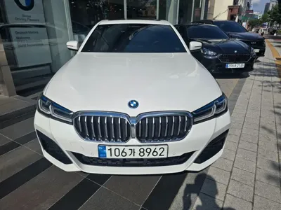 BMW 5-Series · 2022 год