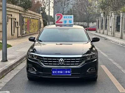 Volkswagen Passat 2019, 73000 км, за 66800 CNY