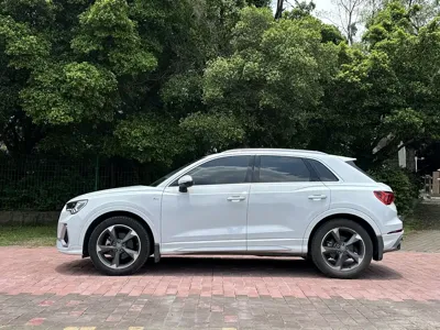 Audi Q3 2020, 38000 км, за 99000 CNY
