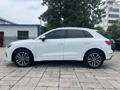 Audi Q3 2021, 45000 км, за 109500 CNY
