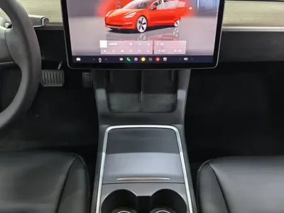 Tesla Model 3 2023, 31000 км, за 145800 CNY - фото 7