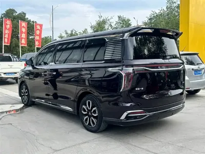 Hongqi Hongqi HQ9 2023, 37000 км, за 186800 CNY