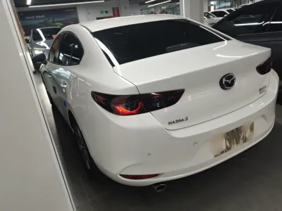 Mazda Mazda 3 Axela 2020, 66200 км, за 67163.94 CNY