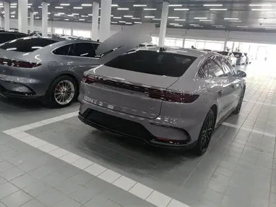 BYD Han 2025, 27599 км, за 133000 CNY