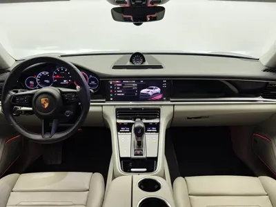 Porsche Panamera 2022, 27000 км, за 639800 CNY - фото 7