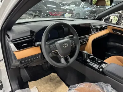 Toyota Camry 2026, 9 км, за 54800000 KRW - фото 4