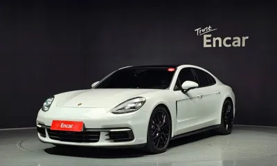 Porsche Panamera · 2018 год