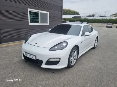 Porsche Panamera · 2013 год