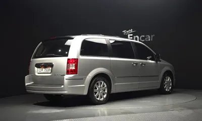 Chrysler Grand Voyager 2010, 84269 км, за 6100000 KRW