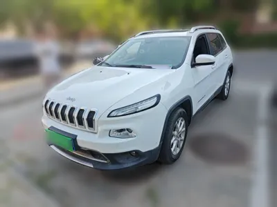 Jeep Cherokee 2016, 71400 км, за 41263.35 CNY - фото 1