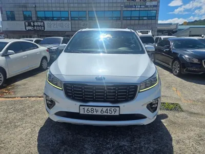 Kia Canival · 2019 год
