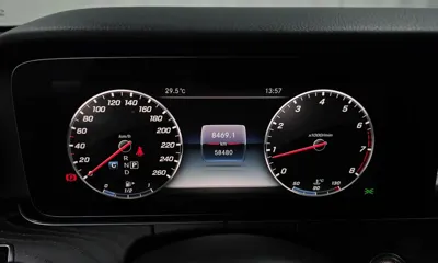Mercedes-Benz E-Class 2018, 58480 км, за 23000000 KRW - фото 8