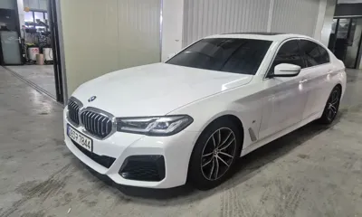 BMW 5-Series · 2021 год