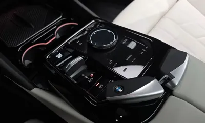 BMW 5-Series 2025, 6864 км, за 58500000 KRW - фото 9