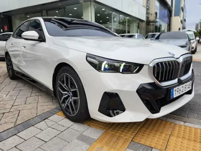 BMW 5-Series · 2026 год