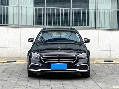 Mercedes-Benz E-Class 2023, 40000 км, за 241800 CNY