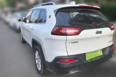 Jeep Cherokee 2017, 92600 км, за 42990.36 CNY