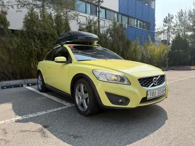 Volvo C30 2012, 121000 км, за 4100000 KRW