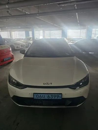 Kia EV6 · 2023 год
