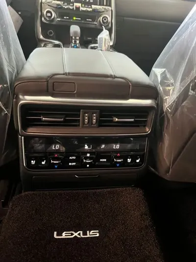 Lexus LX 2025, 60 км, за 225000000 KRW - фото 13