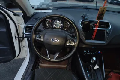 Ford Escort 2019, 22700 км, за 34256.11 CNY - фото 10