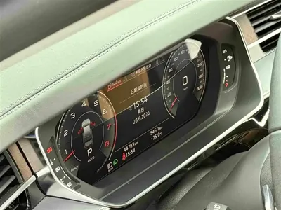 Audi A8 2023, 44700 км, за 478000 CNY - фото 17