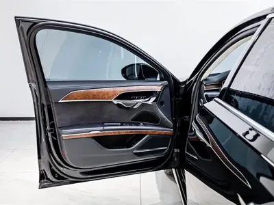Audi A8 2022, 28000 км, за 488000 CNY - фото 8