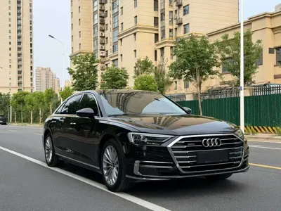 Audi A8 2021, 50000 км, за 296000 CNY